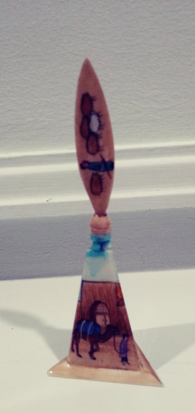 Day 186 - Triangular shape vial (2)
